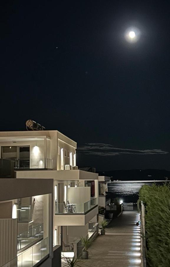Aparthotel Sealuxe Living Nea Iraklitsa Esterno foto