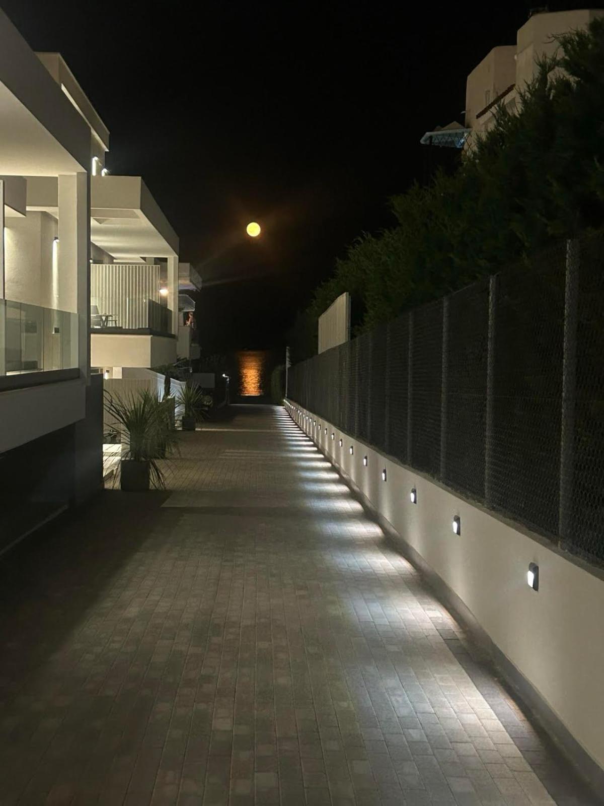 Aparthotel Sealuxe Living Nea Iraklitsa Esterno foto