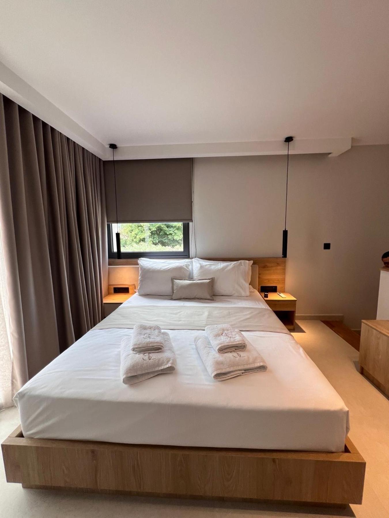 Aparthotel Sealuxe Living Nea Iraklitsa Esterno foto