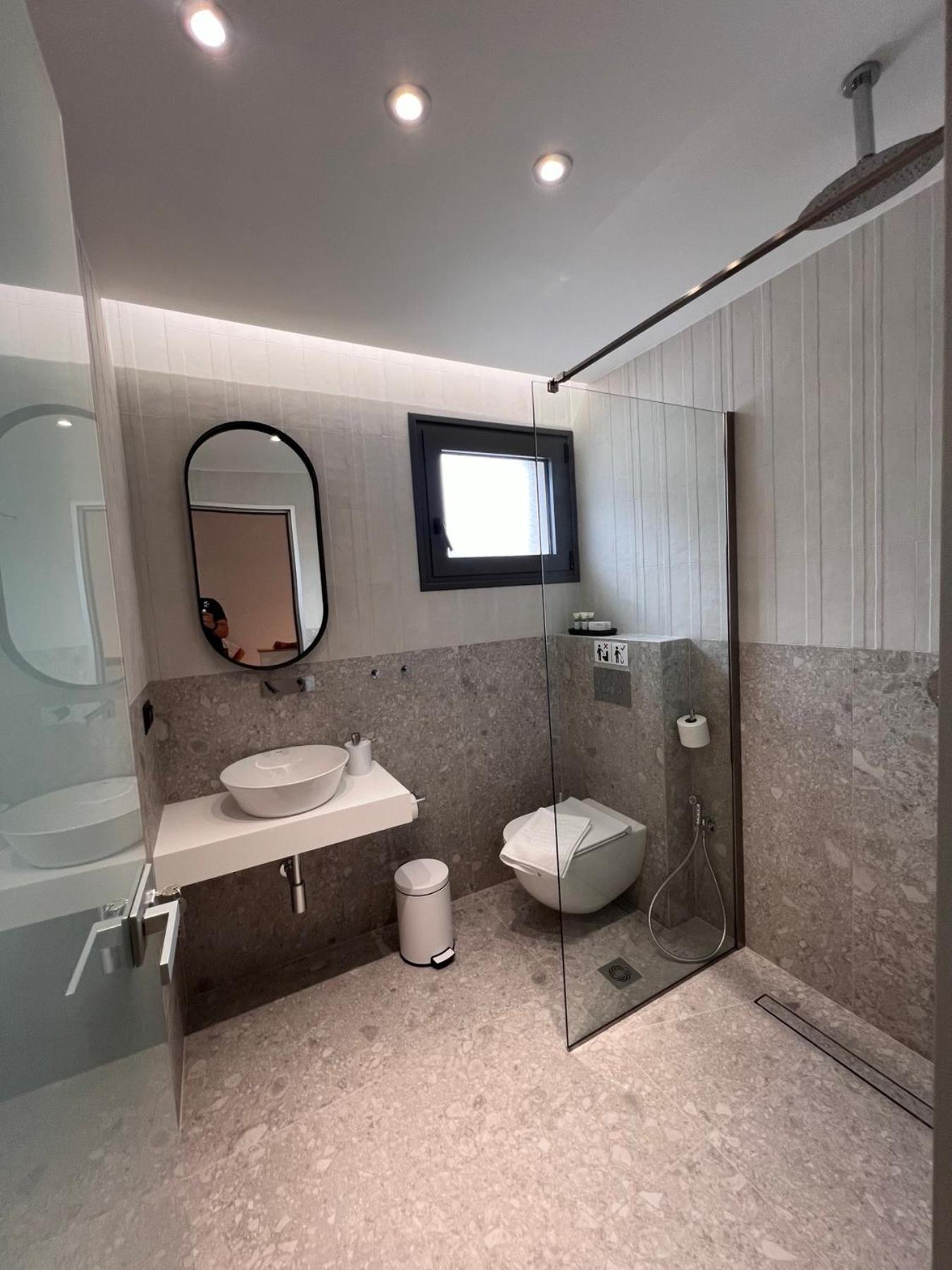 Aparthotel Sealuxe Living Nea Iraklitsa Esterno foto