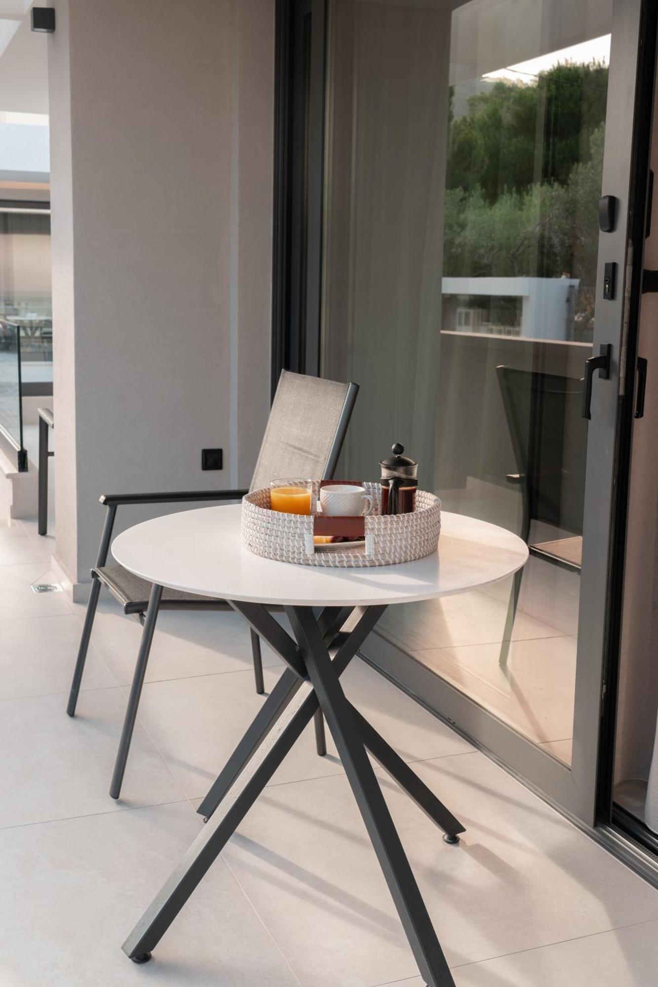 Aparthotel Sealuxe Living Nea Iraklitsa Esterno foto