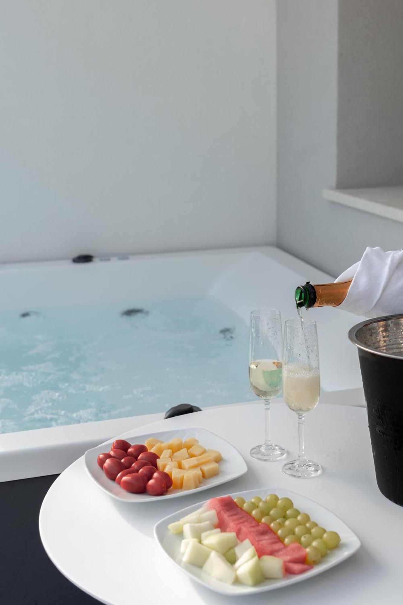 Aparthotel Sealuxe Living Nea Iraklitsa Esterno foto