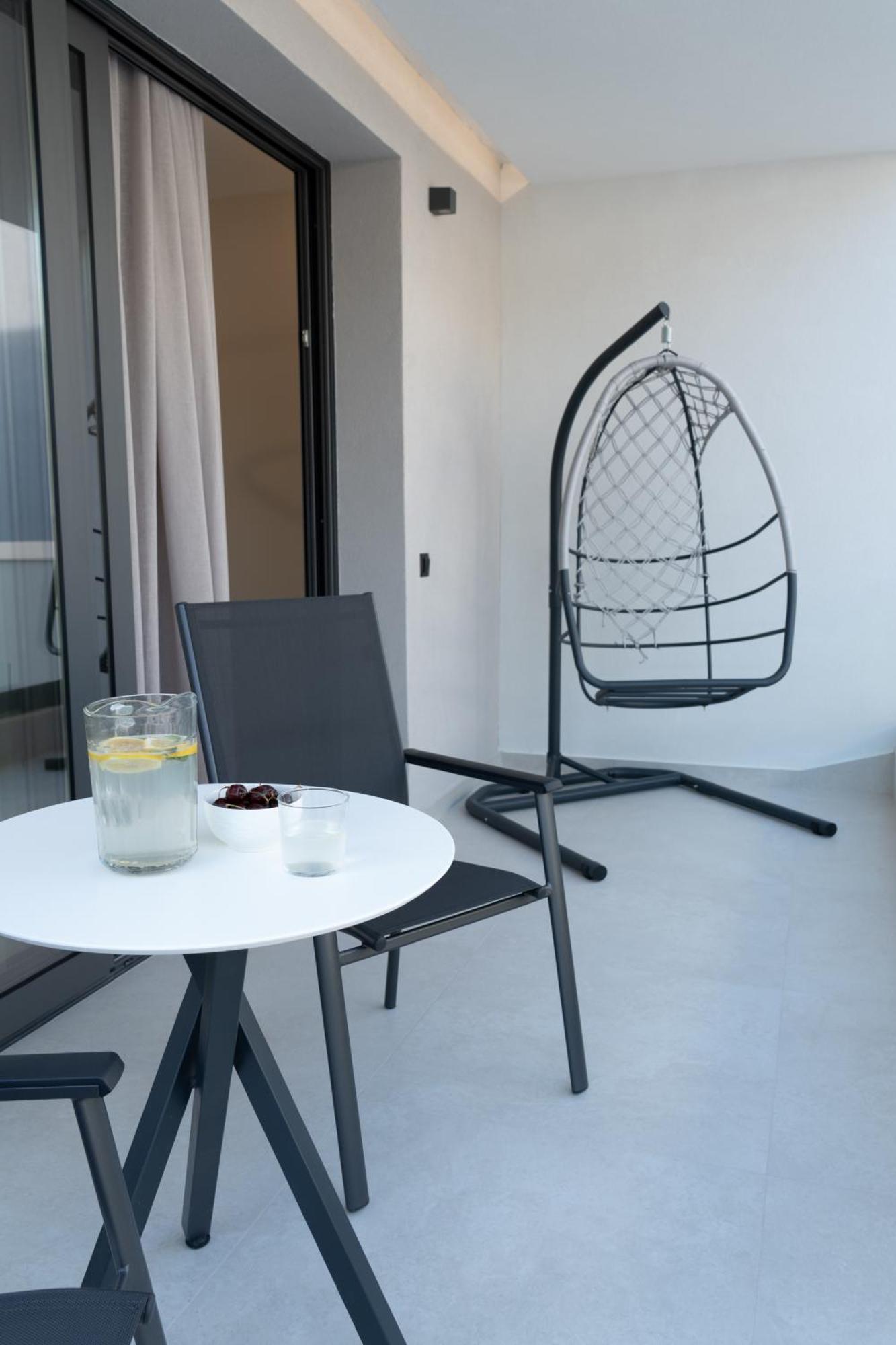 Aparthotel Sealuxe Living Nea Iraklitsa Esterno foto